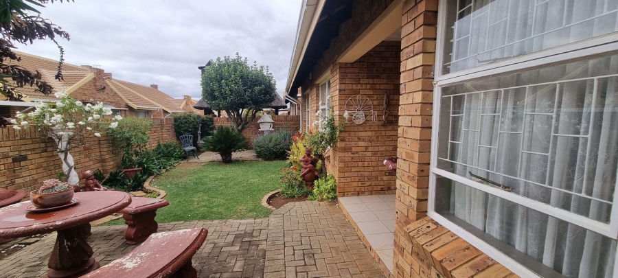 3 Bedroom Property for Sale in Langenhovenpark Free State